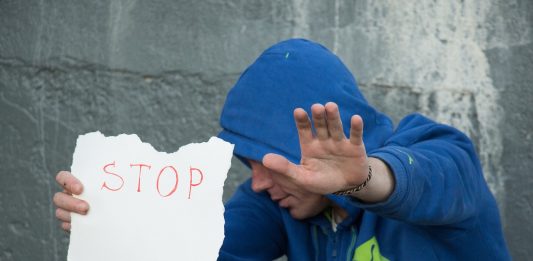 זהירות, התמכרות לפניך: כך תתמודדו איתה