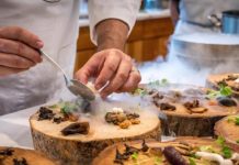 מגשי אירוח סושי ודוכני מזון – הבחירה המושלמת לאירוע שלך
