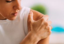 כיצד להקל על כאבים ברגליים עם פתרונות טבעיים?